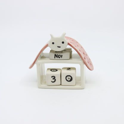 Housebug Desk Buddy Calendar