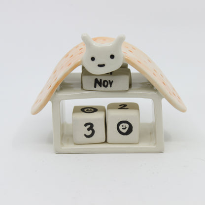 Housebug Desk Buddy Calendar